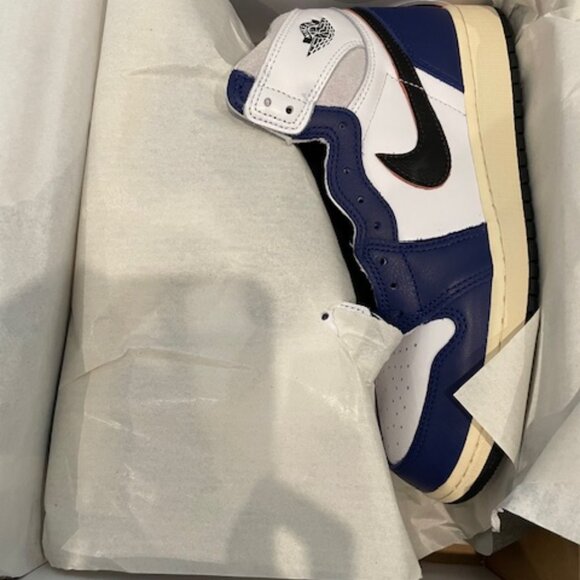 Air Jordan 1 Retro High OG Youth 7 Euro 40 UK 6 NEW in BOX Perfect Gift $140 - Picture 10 of 14